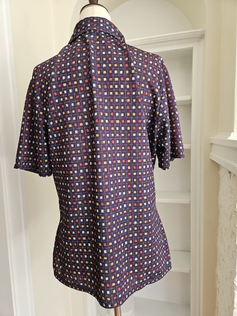 Vintage Old Navy -L- Top with Multicolor Square Print - Picture 4 of 4